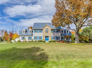 1361 Suffield Oaks Ln, Mogadore, OH 44260