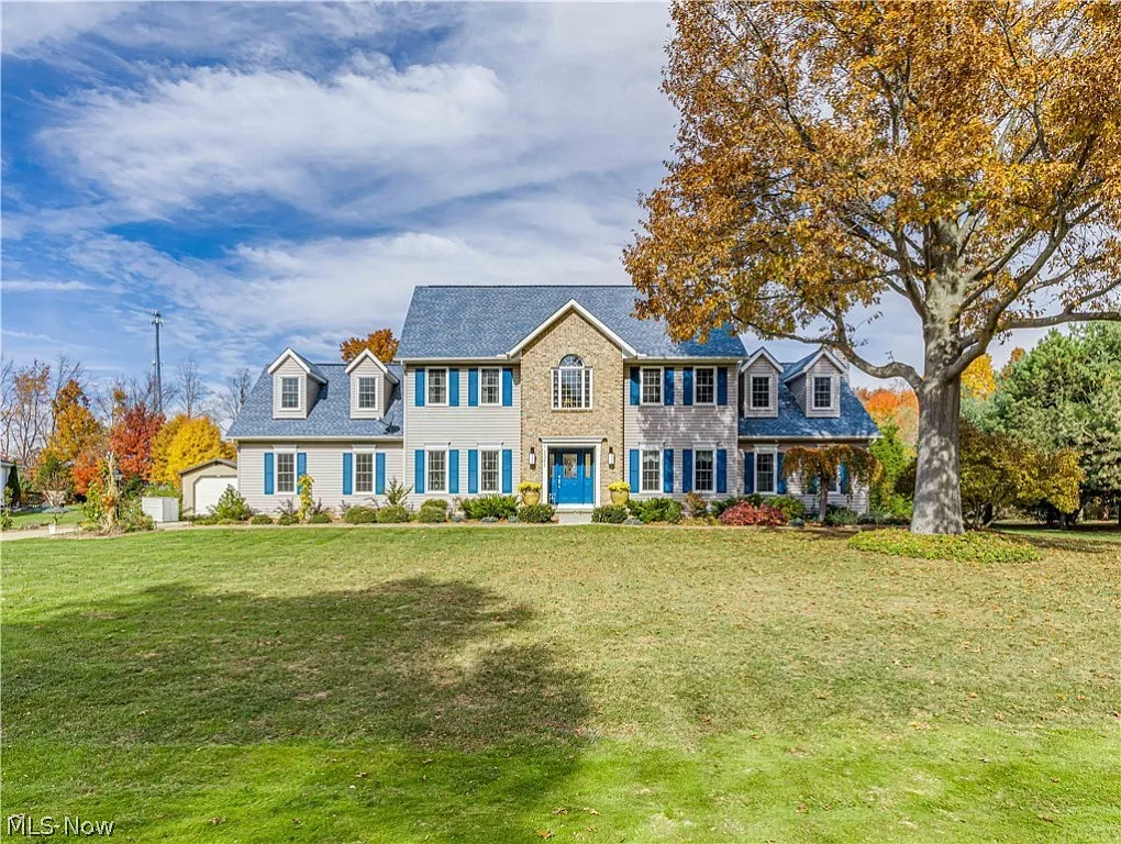 1361 Suffield Oaks Ln photo 1