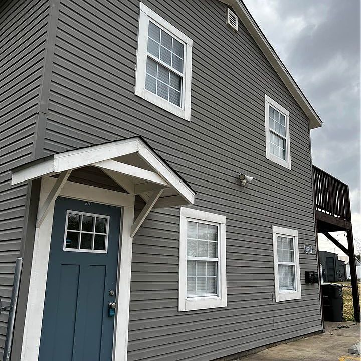 1st image of 1024 E Easton St #A