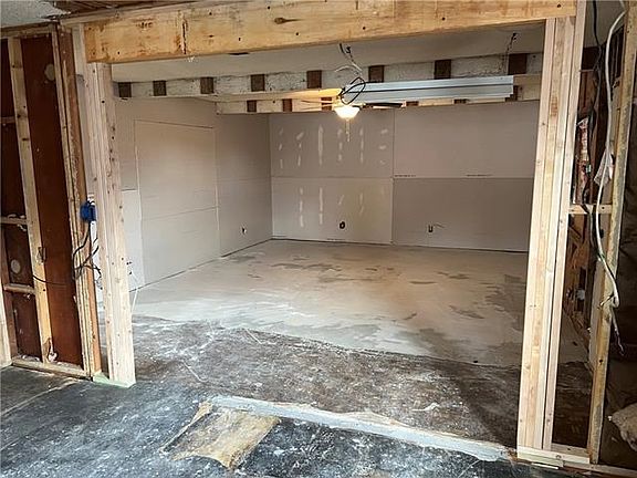 4th image of 3418 Dover St