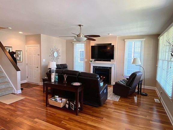 4th image of 2337 Simpson Ave #1