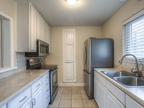 4th image of 18204 Heritage Ln