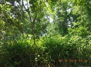 267 Moffitt St, Bridgeport, CT 06606