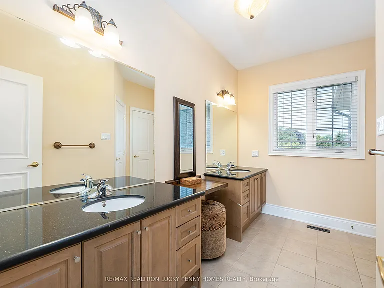 8 Heritage Woods Mnr — Photo 34