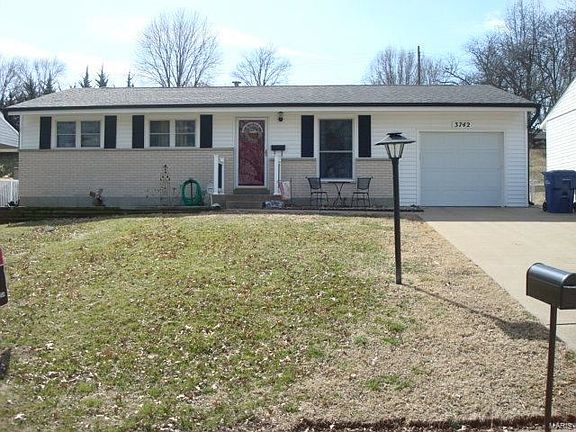 3rd image of 3742 Calef Dr