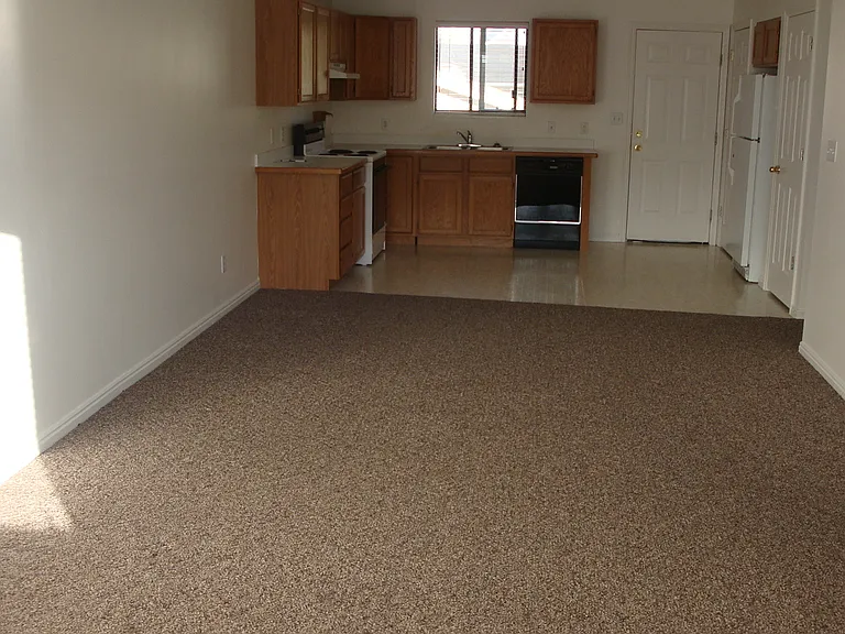 720 E 600 N — Photo 5