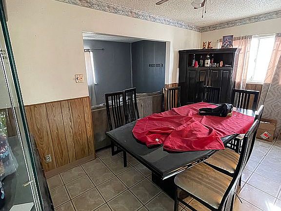 3rd image of 882 Delhi Dr