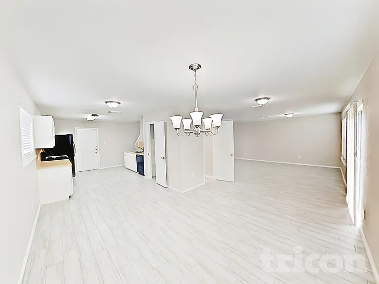 12402 Grossmount Dr — Photo 5