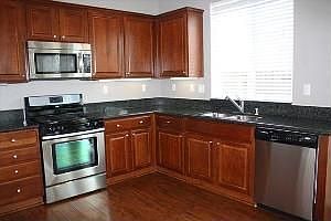 5th image of 304 Dinis Cottage Ct