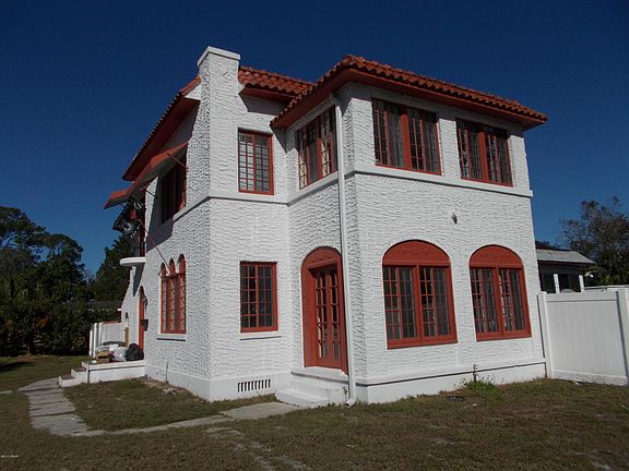 3rd image of 245 Tarragona Way
