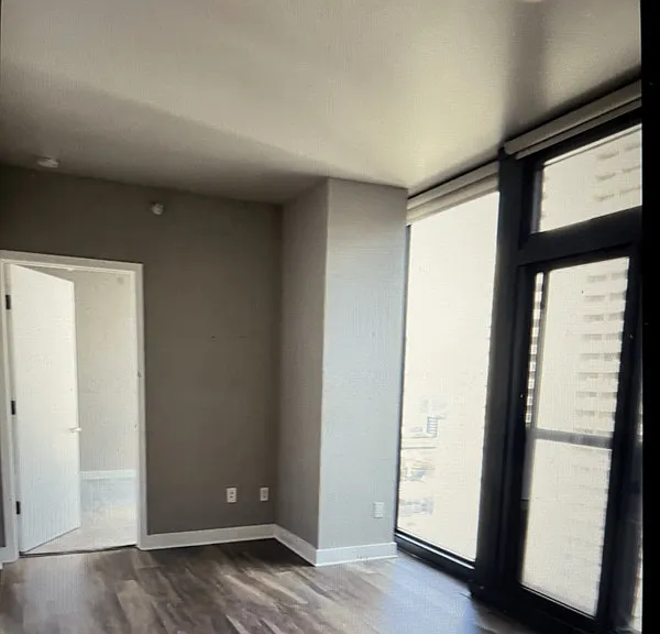 11 W Grand Ave — Photo 11