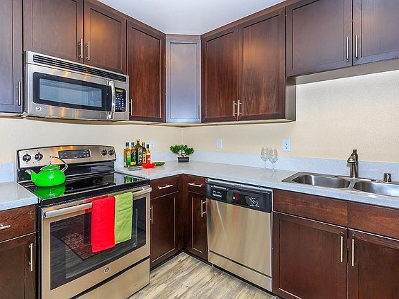 5th image of 3824 Pendiente Ct APT P206