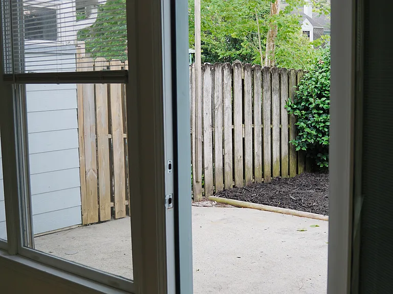 4912 Seabrook Ct — Photo 25