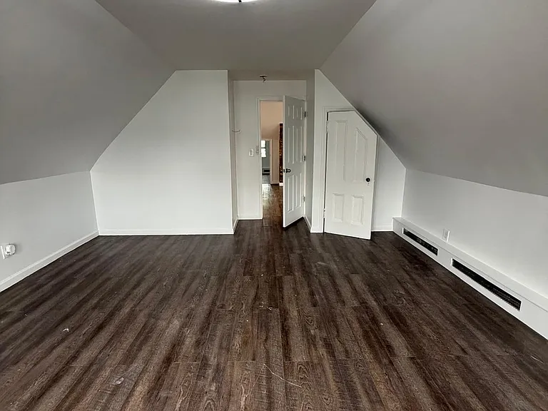 12 Cedar Pl #3 — Photo 4