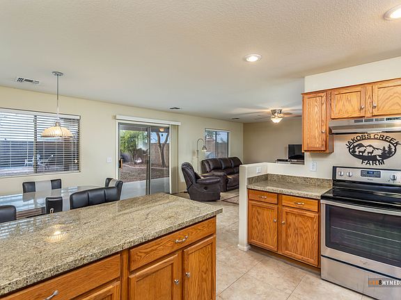 3rd image of 42526 W Hillman Dr