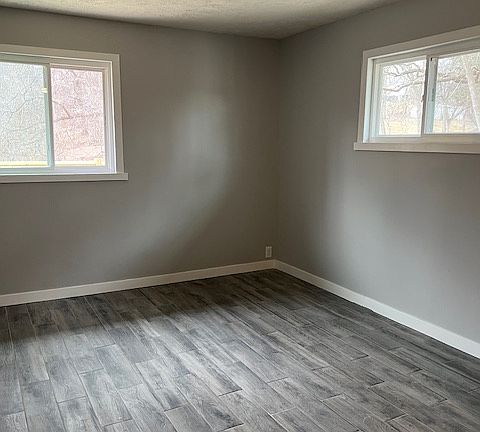 2nd image of 720 Lincoln Ave #5