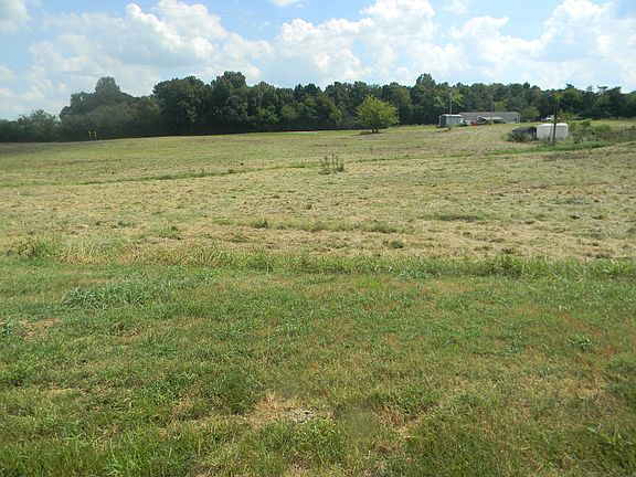 3rd image of 510 Gant Rd