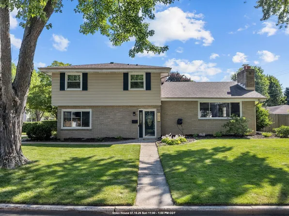 1420 S Riverdale Dr, Appleton, WI 54914