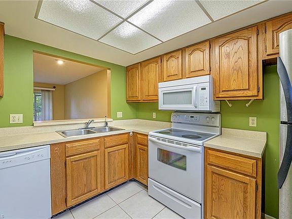 2nd image of 1007 Pine Isle Ln #1007