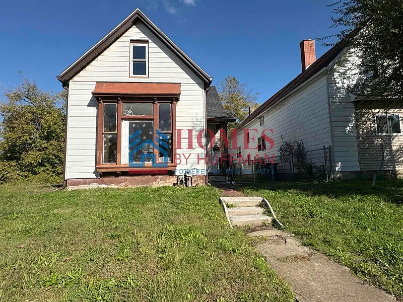 404 E Franklin St photo 1