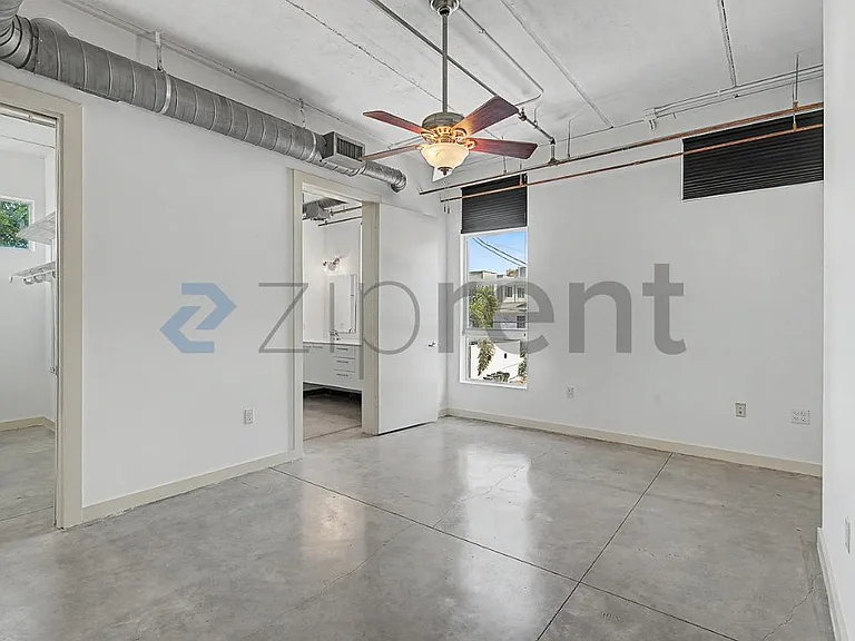 103 SE 4th Ave #203 — Photo 26