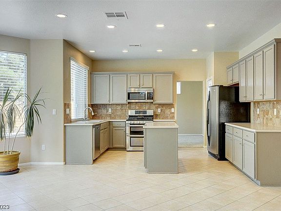 2nd image of 9636 W Gilmore Ave