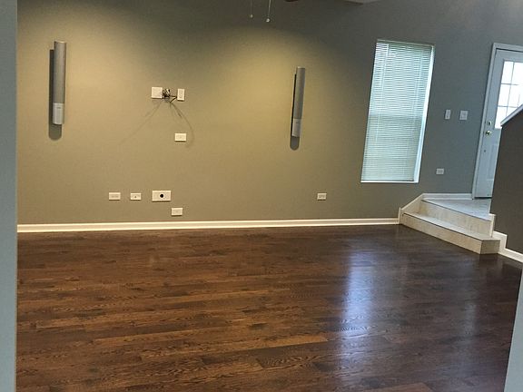 Family Room 19'x15' w/ new oak floors
