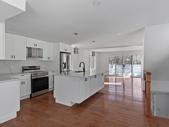 5th image of 6 Hillside Rd