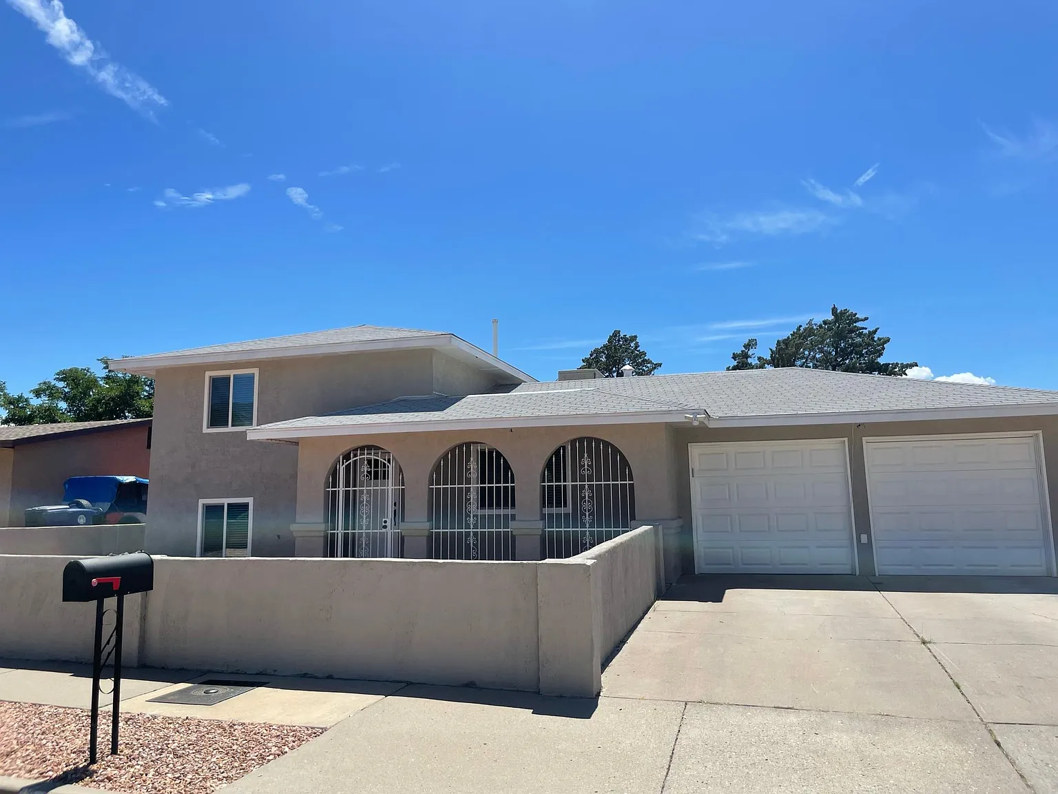3 bed, 1320 sqft, $2,300 — Photo 1