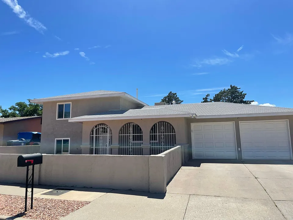 5521 Sabrosa Dr NE