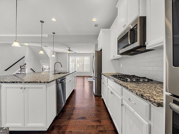 5th image of 2660 Village Place Dr
