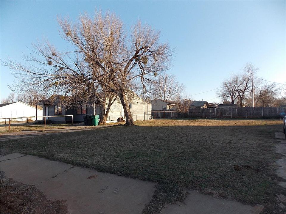 2nd image of 3424 SW 29th Pl Lot 20