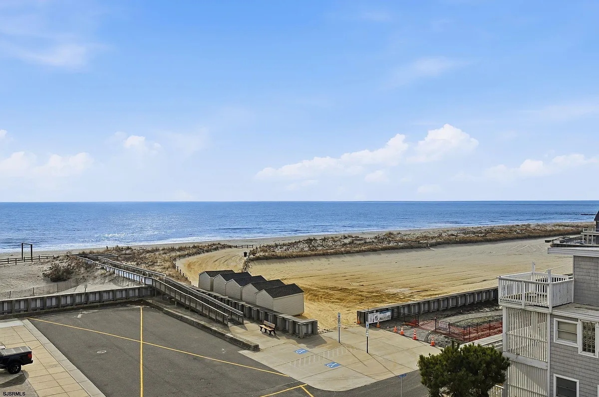 Building Photo - 111 S 16th Ave #509