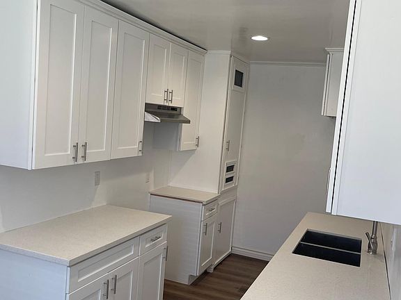4th image of 13416 S Vermont Ave #13416