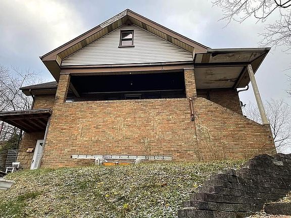 2nd image of 208-210 Main St