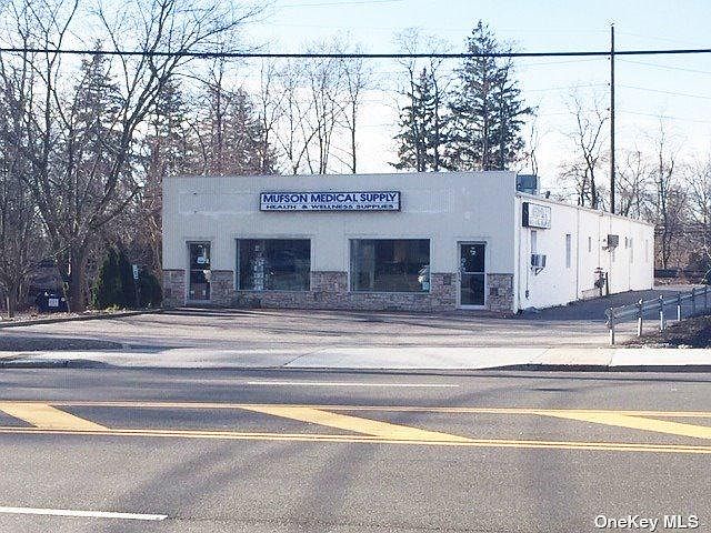 1st image of 196 W Main St