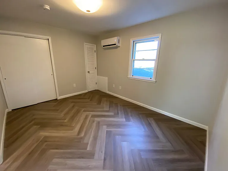 910 Providence Pl — Photo 13