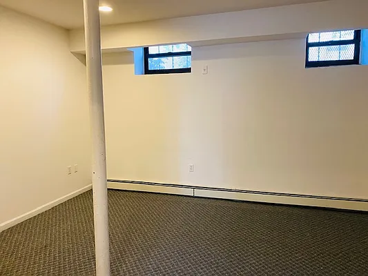 Rented by Bank Neary | media 17