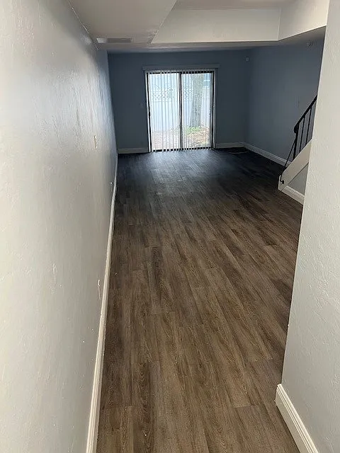 1115 SW 2nd Ct — Photo 2