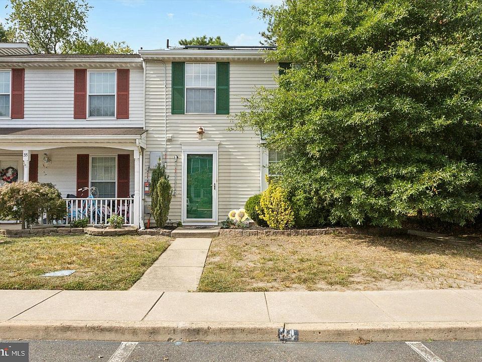 1st image of 34 Dorchester Cir