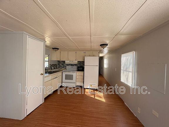 3rd image of 8028 Breeze Dr