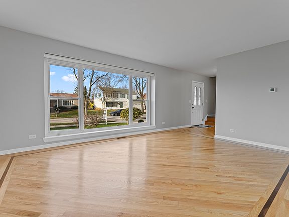 4th image of 235 Longridge Dr