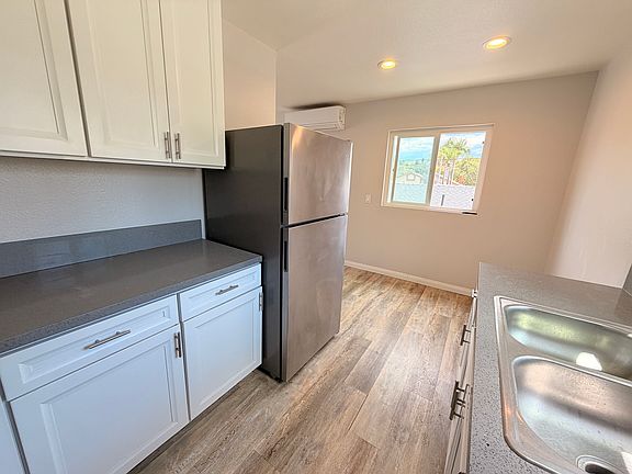 5th image of 1053 Old Stage Rd Unit B
