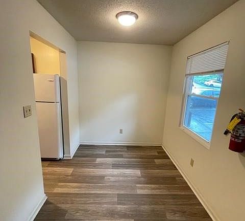 3rd image of 427 S Main St APT 8