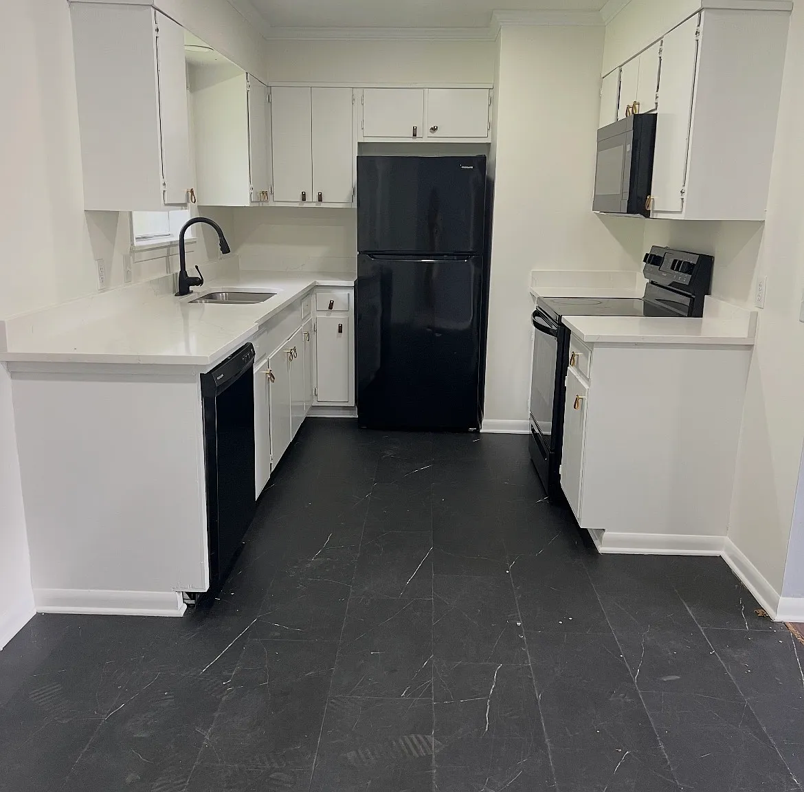 3 bed, 1282 sqft, $1,650 — Photo 3