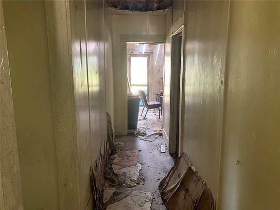 5th image of 1126 N McCampbell St