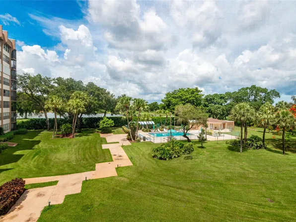 900 Saint Charles Place #310, Pembroke Pines, FL 33026
