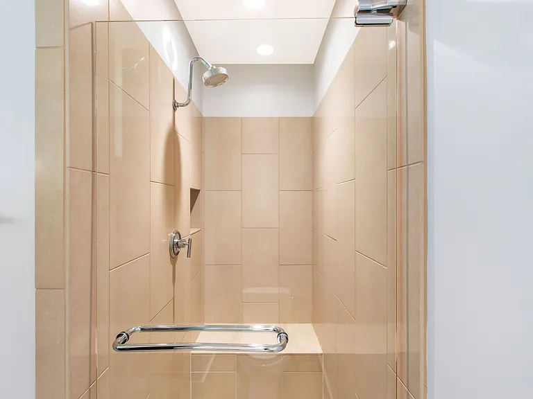 610 E Market St #2615 — Photo 11