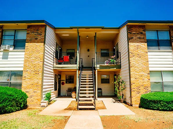 CROSS TIMBERS AT GRAND STREET