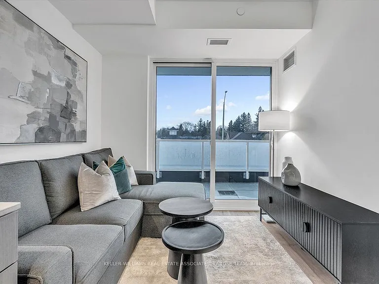 215 Lakeshore Rd W #205 — Photo 4